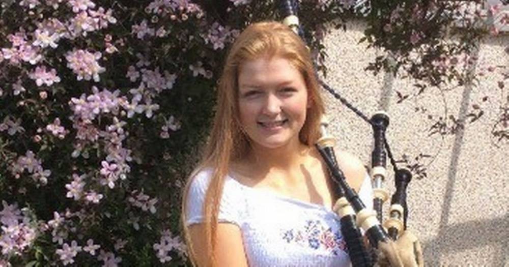 Linlithgow lass plays bagpipes for her local community during lockdown - dailyrecord.co.uk