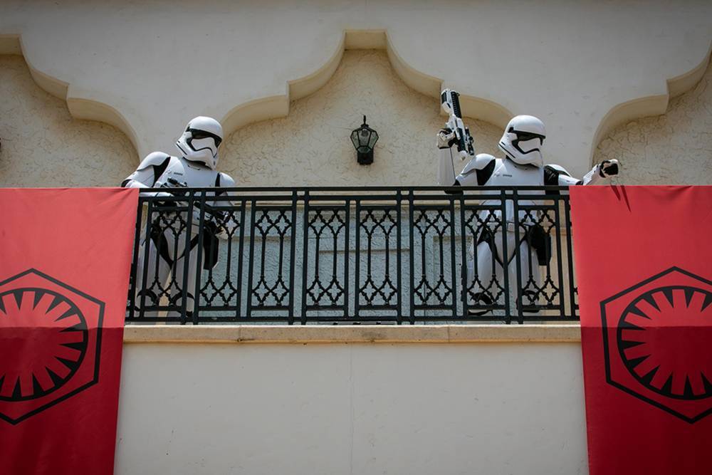 Star Wars - Disney World enlists ‘Star Wars’ Stormtroopers to enforce social distancing - nypost.com