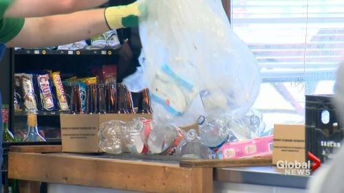 Saskatoon recycler looking forward to SARCAN re-opening: ‘I’m going to be a millionaire’ - globalnews.ca