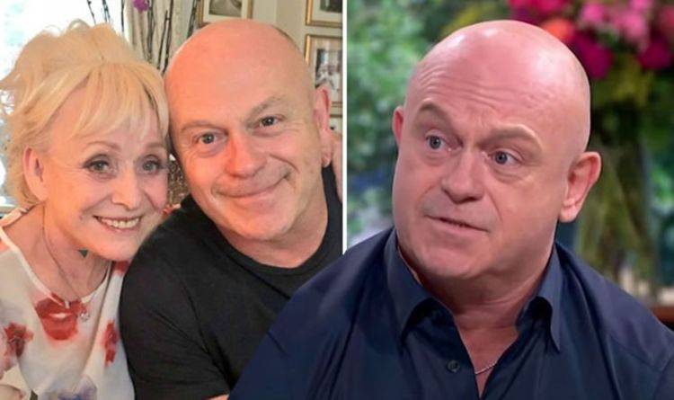Ross Kemp - Barbara Windsor - Scott Mitchell - Barbara Windsor: Ross Kemp talks emotional reunion with TV mum after she forgets who he is - express.co.uk - Britain - county Ross