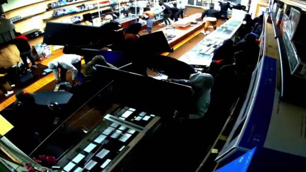 Police release surveillance video of looters inside Frankford, South Philadelphia stores - fox29.com