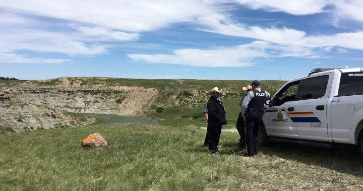Southern Alberta - 2 teenage girls dead, search underway for 3rd missing in southern Alberta river - globalnews.ca