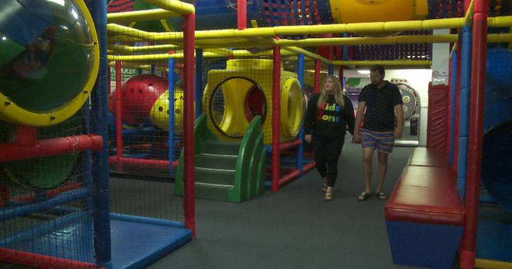 Durham business owners concerned over future of indoor family playgrounds - globalnews.ca