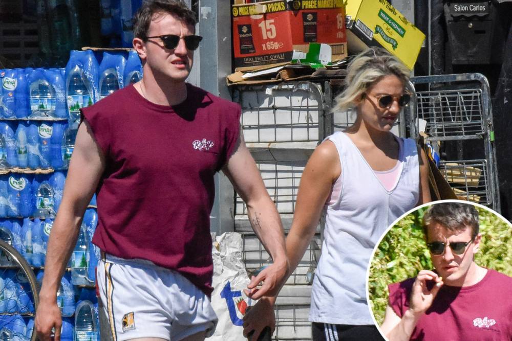 Normal People’s Paul Mescal soaks up the sun on walk with his co-star and flatmate India Mullen - thesun.co.uk - India - Ireland