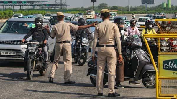 Arvind Kejriwal - Delhi border shut for a week. New entry rules from Gurugram, Noida, Ghaziabad - livemint.com - city Delhi