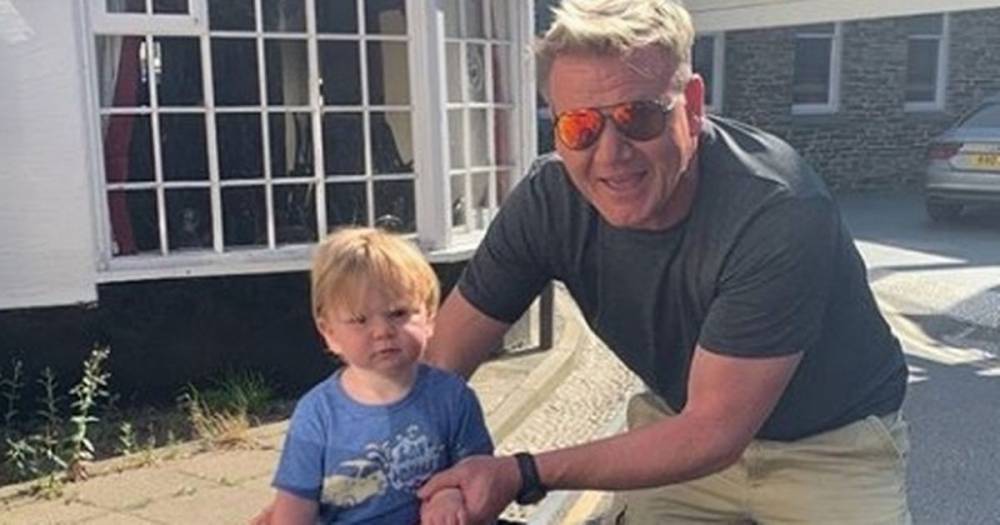 Gordon Ramsay - Gordon Ramsay perches baby son Oscar on motorbike during outing in Cornwall - mirror.co.uk