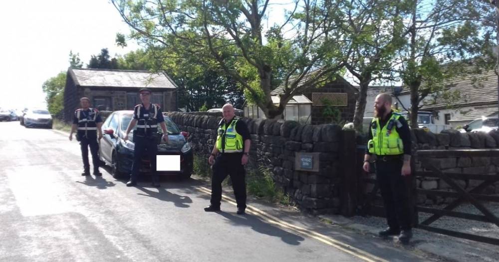 Cars parked illegally near 'hidden beach' in Todmorden towed away - manchestereveningnews.co.uk