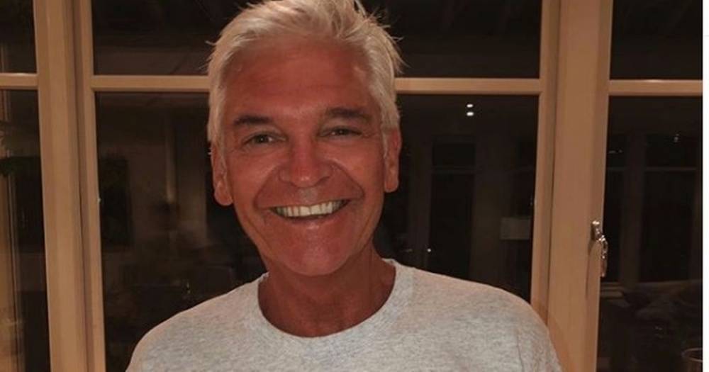 Phillip Schofield - Phillip Schofield treats family to lavish home-cooked dinner at their £2m Oxfordshire pad - mirror.co.uk