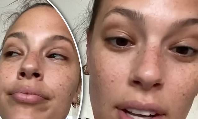 Ashley Graham - Justin Ervin - Ashley Graham shows off her freckles while makeup-free - dailymail.co.uk