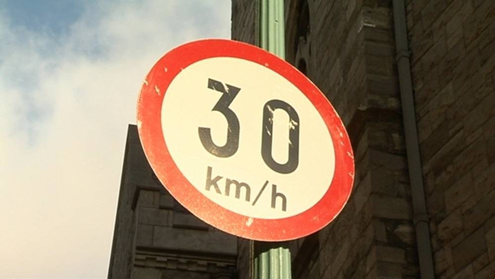 Proposal of temporary 30km/h speed limit across Dublin city - rte.ie - city Dublin