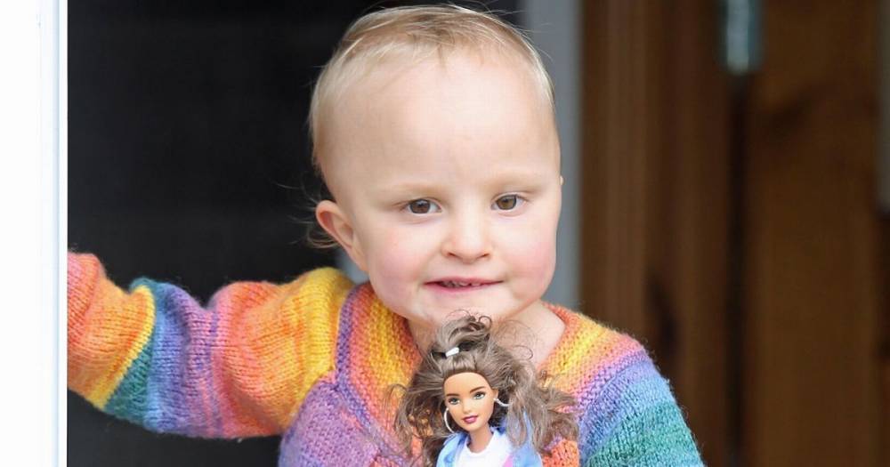 Heartwarming moment Scots toddler with rare deformity says new doll with prosthetic leg looks 'just like me' - dailyrecord.co.uk - Scotland
