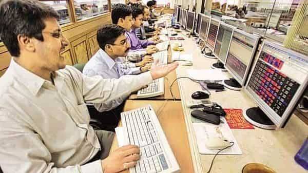 Sensex logs 3,500-point gain in 6 days, analysts urge caution on fresh buying - livemint.com - India