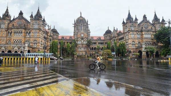 Cyclone Nisarga: Flight ops at Mumbai Airport, suspended from 2:30 pm, resume - livemint.com - India - city Mumbai