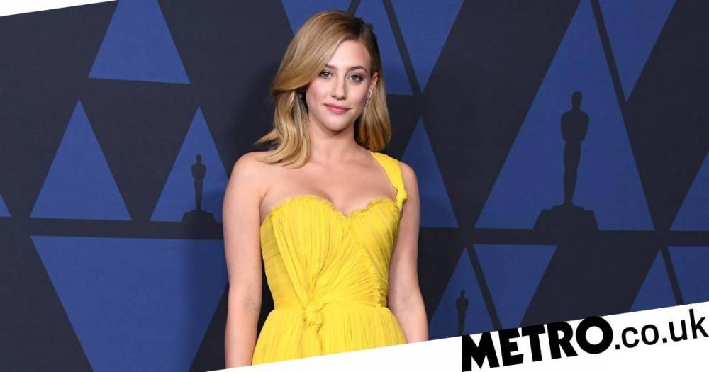 Lili Reinhart - George Floyd - Lili Reinhart comes out as bisexual she throws support behind LGBTQ+ Black Lives Matter protest in LA - metro.co.uk