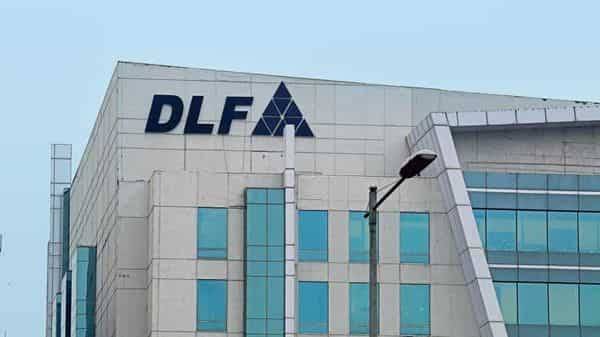 DLF posts Q4 net loss at Rs1,860 crore, appoints Rajiv Singh as chairman - livemint.com - India