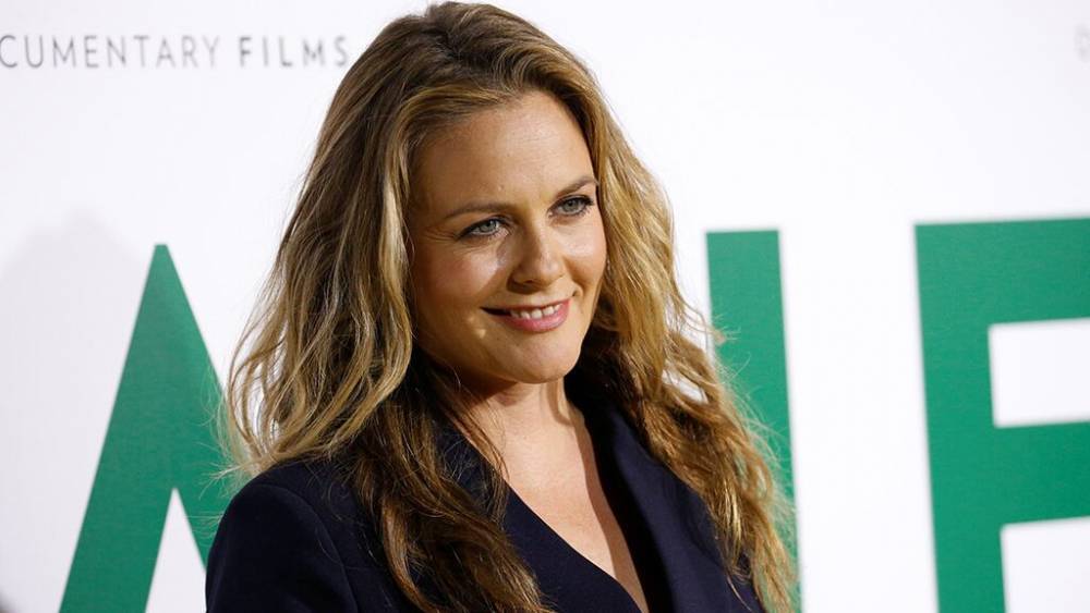 Alicia Silverstone - Christopher Jarecki - Alicia Silverstone says she's taking baths with 9-year-old son while in quarantine - foxnews.com - New York
