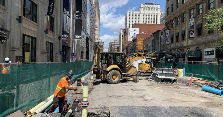 Montreal slowly begins road to economic recovery as infrastructure work resumes - globalnews.ca