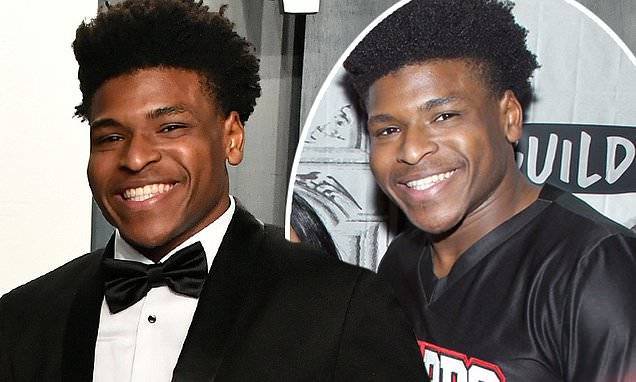 Jerry Harris - Cheer star Jerry Harris reveals what it's like to be named a 'gay black icon' - dailymail.co.uk