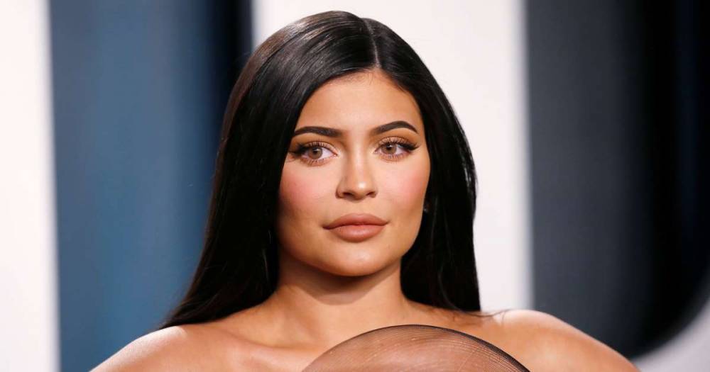 Kylie Jenner - Kim Kardashian - Lionel Messi - Roger Federer - Not a billionaire, but Kylie Jenner is highest-paid celebrity, Forbes says - msn.com - Los Angeles