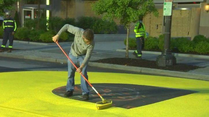George Floyd - DC paints 'Black Lives Matter' on road that leads to White House ahead of weekend protests - fox29.com - Washington