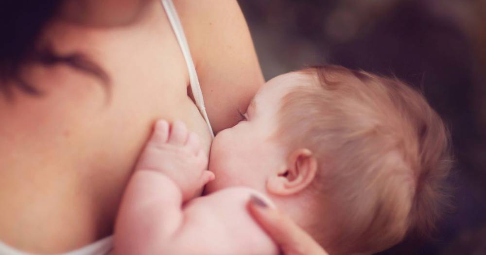 Woman goes 'ballistic' after sister admits she’s been breastfeeding her baby - dailystar.co.uk