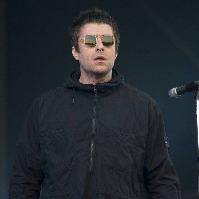 Liam Gallagher - Liam Gallagher selling off MTV award for charity - peoplemagazine.co.za - Britain