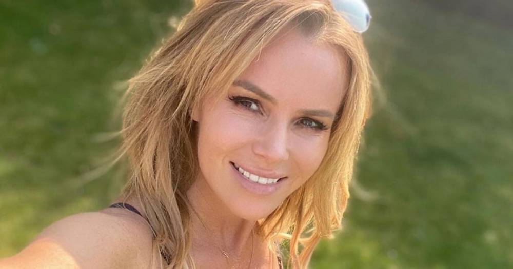 Amanda Holden - Amanda Holden shows off every curve as she slips into skintight gym wear - dailystar.co.uk - Britain