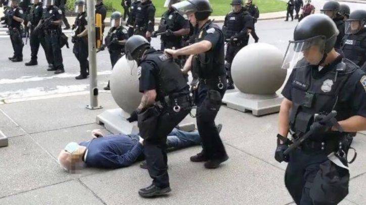 Martin Gugino - Prosecutors: 2 Buffalo officers charged with assault for pushing 75-year-old protester - fox29.com - state New York - state Minnesota - county Buffalo - county George - county Floyd