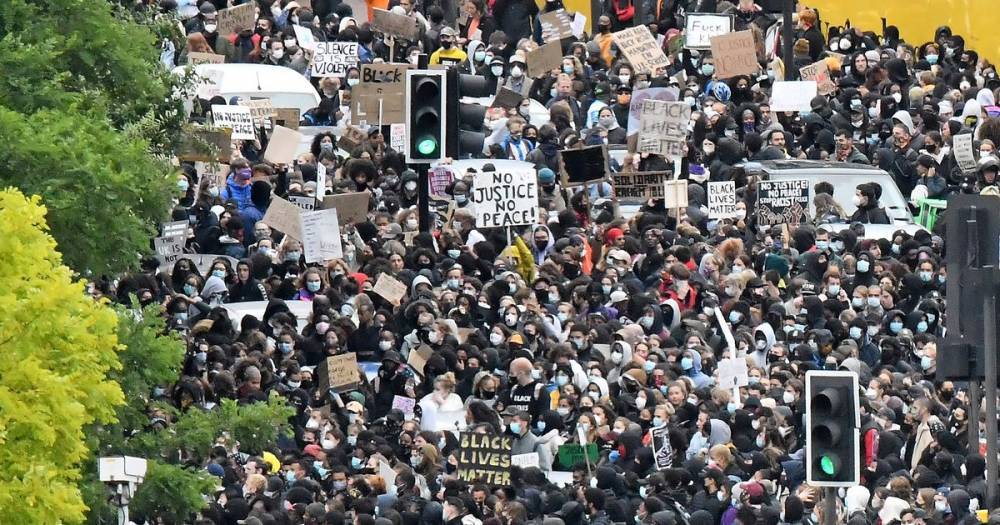 George Floyd - Scots warned to avoid mass Black Lives Matter gatherings as huge crowds of protesters turn out across the UK - dailyrecord.co.uk - Usa - Britain - Scotland - city London - city Manchester - city Minneapolis