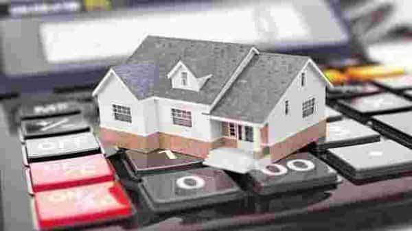 Lenders red flag new home loans, put fresh disbursements on hold - livemint.com - India - city Mumbai