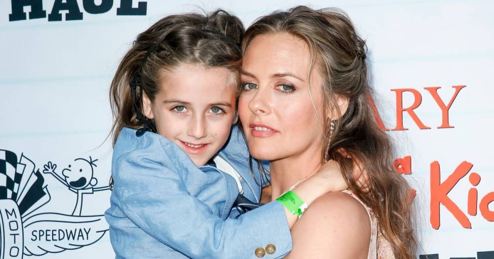Alicia Silverstone - Christopher Jarecki - Alicia Silverstone branded 'sick' as Clueless star reveals she still bathes with nine year old son Bear - ok.co.uk - New York