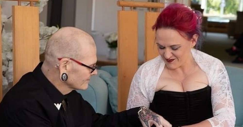 Cancer patient fulfils dying wish to get married after recovering from coronavirus - mirror.co.uk - county Jay - county Dixon