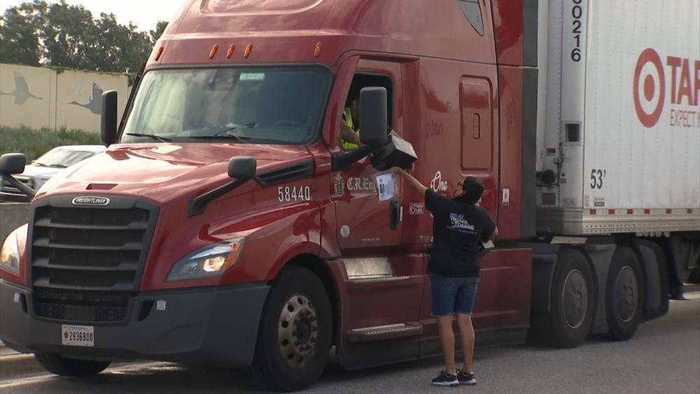 Female truckers group hands out PPE to fellow drivers on Florida’s Turnpike - clickorlando.com - state Florida - county Orange - Turkey