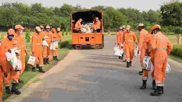 Covid-19: 50 NDRF personnel who worked during Cyclone Amphan test positive - livemint.com - India