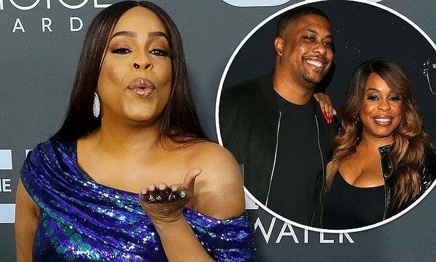 George Floyd - Derek Chauvin - Niecy Nash reveals her son got a taser pulled on him by cops for a rolling stop - dailymail.co.uk - Los Angeles - city Minneapolis