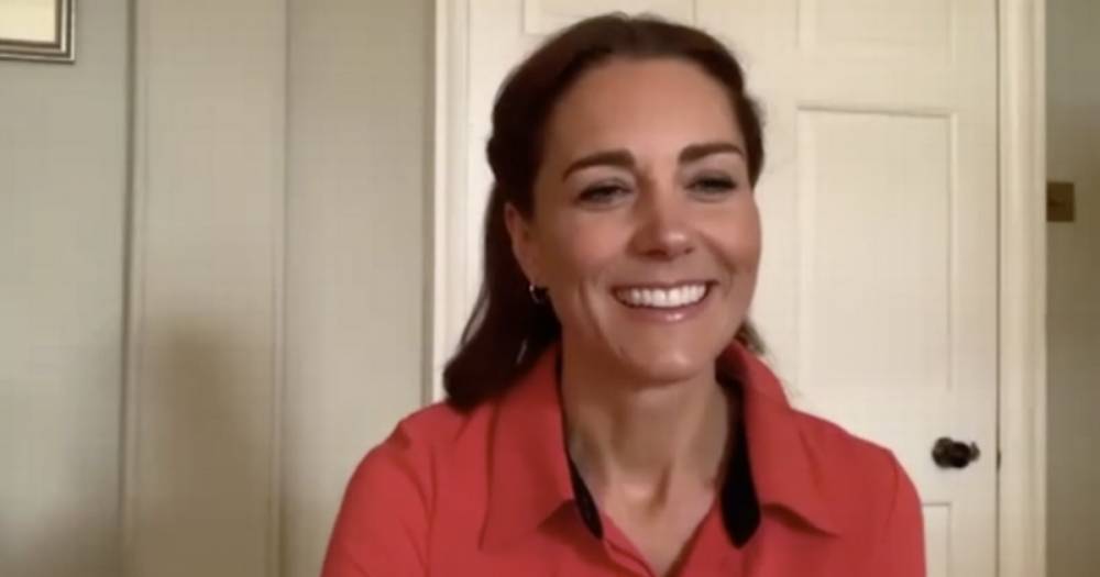 Kate Middleton - Kate Middleton stuns in scarlet top as she urges people 'struggling' with addiction to 'reach out' - ok.co.uk - Britain