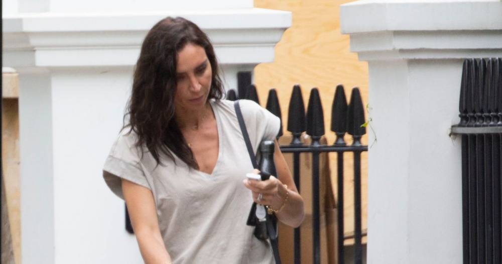 Christine Lampard - Frank Lampard - Christine Lampard looks chic in skinny jeans as she steps out without husband Frank and daughter Patricia - ok.co.uk - city London - city Chelsea