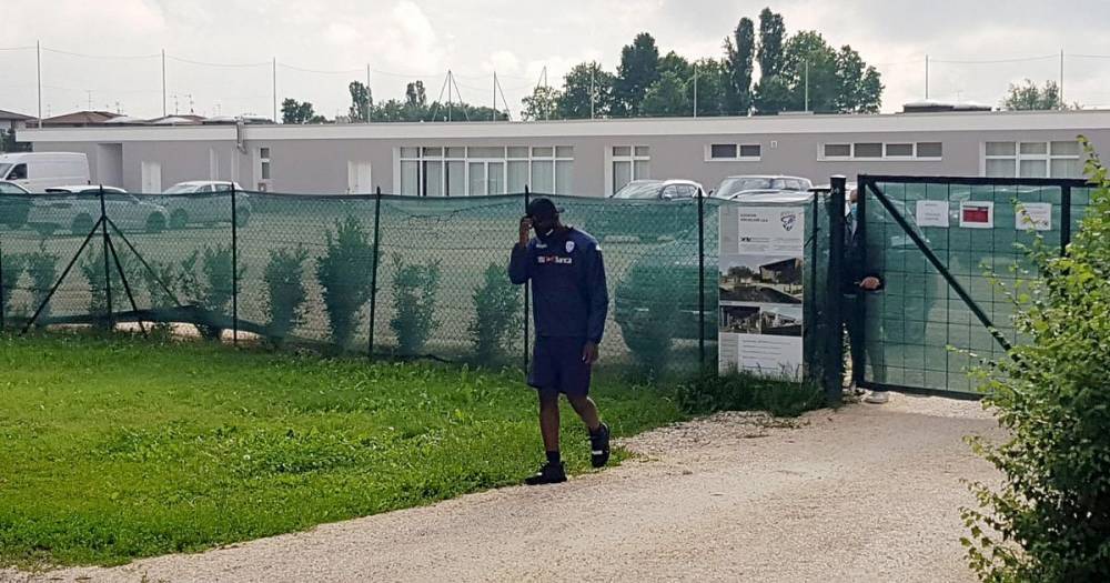 Massimo Cellino - Mario Balotelli - Mario Balotelli saga takes twist as striker refused entry to Brescia training ground - dailystar.co.uk - city Manchester