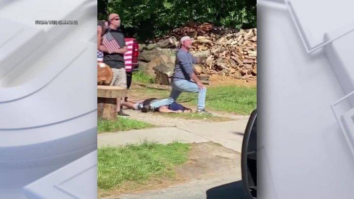 George Floyd - Video shows man kneeling on friend's neck during peaceful Justice for George Floyd protest in NJ - fox29.com - state New Jersey - county Gloucester