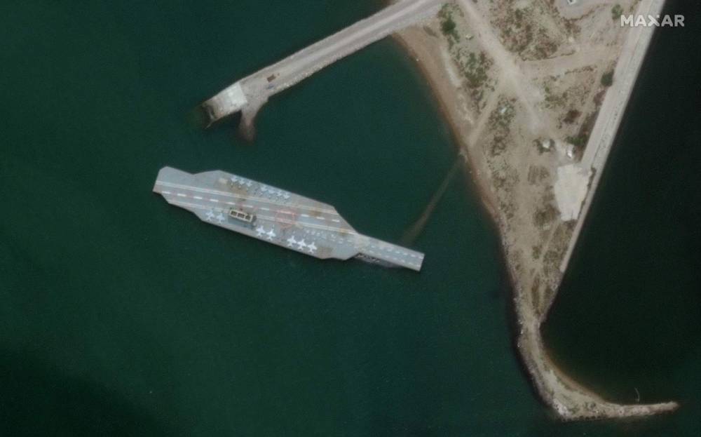 Amid US tension, Iran builds fake aircraft carrier to attack - clickorlando.com - Iran - Usa - city Dubai