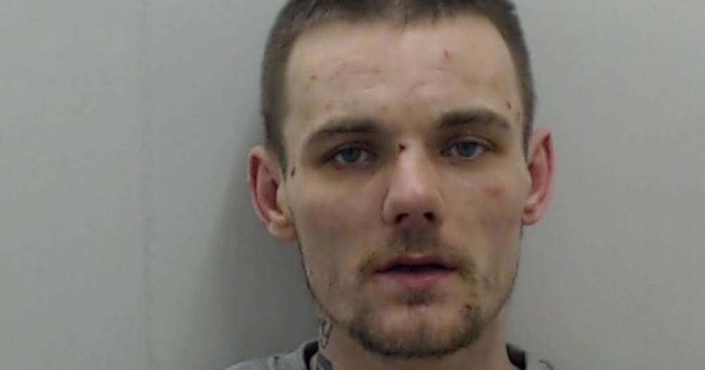 Drug addict robber preyed on women at cash points and then sobbed and begged judge for mercy as he was jailed - manchestereveningnews.co.uk
