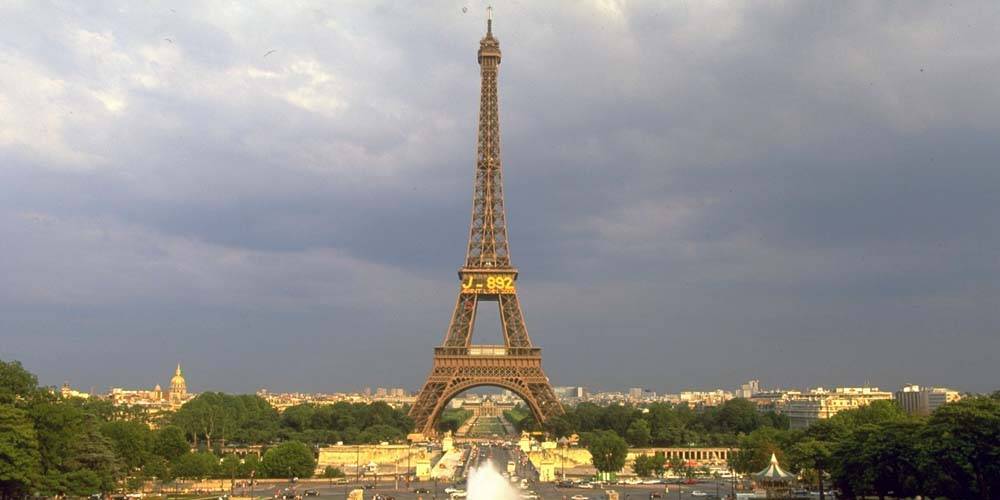 Paris Plans to Reopen The Eiffel Tower This Month - justjared.com - France