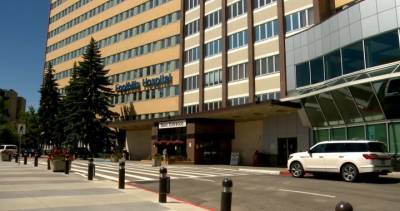 Alberta Health Services - Patients diverted to other hospitals as Calgary’s Foothills COVID-19 outbreaks continue to grow - globalnews.ca - county Centre