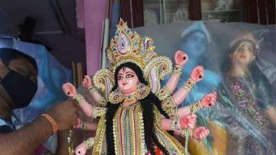 Durga Puja - Police ask Kolkata Durga Puja organisers to follow all covid- 19 regulations - livemint.com - city Kolkata