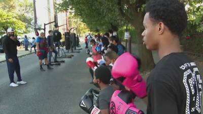 Philadelphia police hold outreach events to steer kids towards success - fox29.com