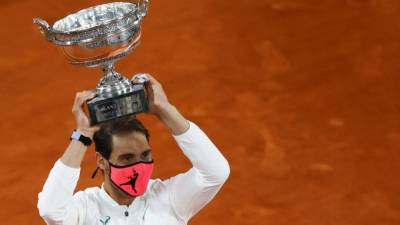 Roland Garros - Roger Federer - Lucky 13 in Paris lets Nadal tie Federer with 20 Slam titles - fox29.com - Spain - France - city Paris - Serbia