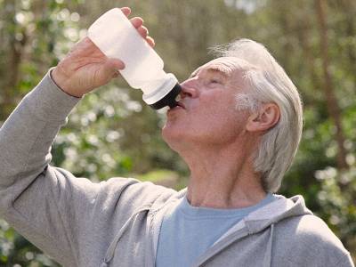 Older men need to hydrate even when they are not thirsty - medicalnewstoday.com