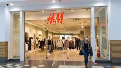 H&M to close 250 stores in 2021, citing increase in online shopping - fox29.com - Los Angeles