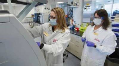 Donald Trump - Eli Lilly - Eli Lilly pauses Covid-19 antibody treatment trial over safety concern - livemint.com - Singapore - Usa - Denmark
