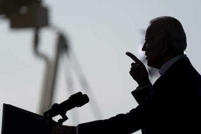 Donald Trump - Joe Biden - Rudy Giuliani - AP Explains: Trump seizes on dubious Biden-Ukraine story - clickorlando.com - New York - Washington - Ukraine